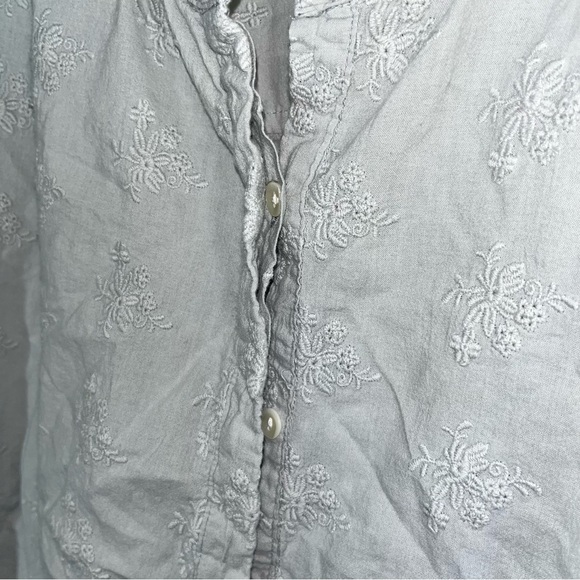 Ivy Jane Grey Floral Textured Ruffle Sleeve Blouse - Picture 4 of 5